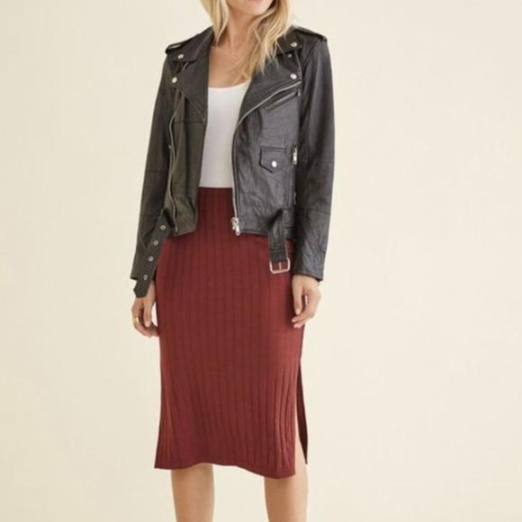 Amour Vert Dresses & Skirts - Amour Vert Burgundy Midi Skirt